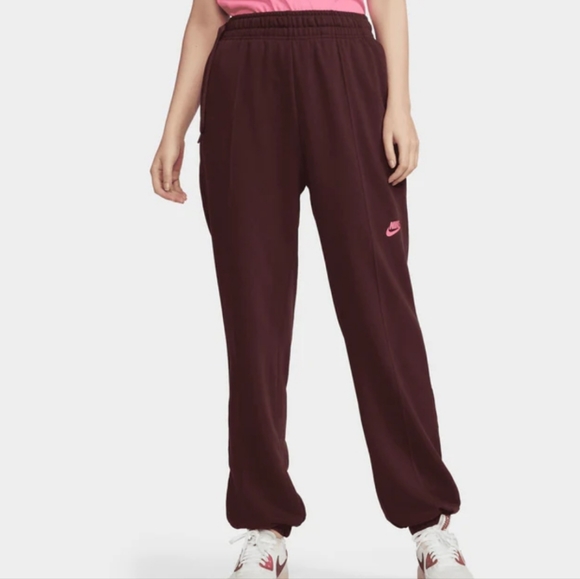 NWT Women's Nike sweatpants - Picture 2 of 7